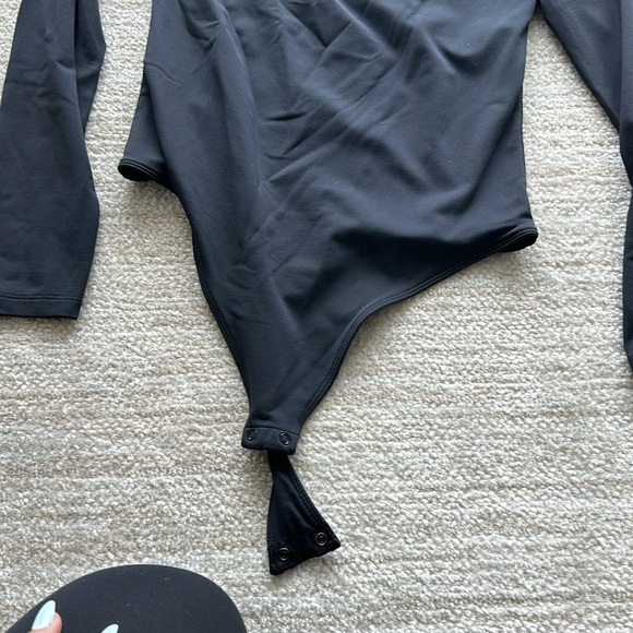 Aritzia Bodysuit Size L - Picture 4 of 6